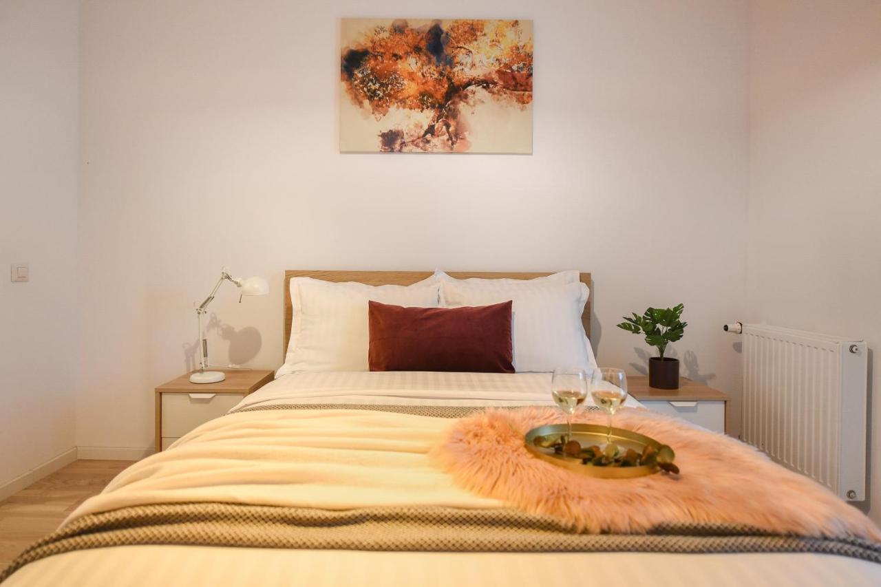 Vacation Feel - 2Br Apartment With Terrace & Private Parking In Baneasa Bukarest Eksteriør billede
