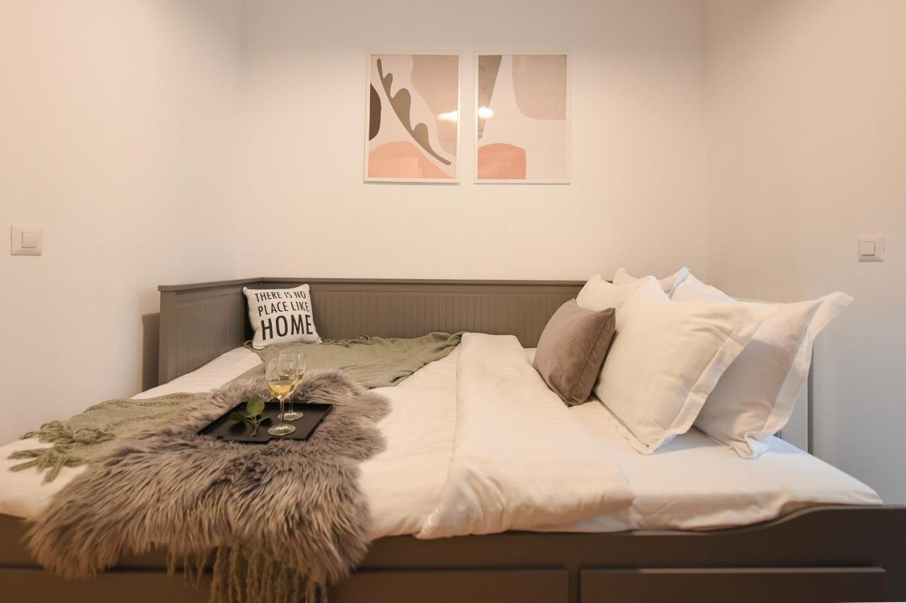 Vacation Feel - 2Br Apartment With Terrace & Private Parking In Baneasa Bukarest Eksteriør billede