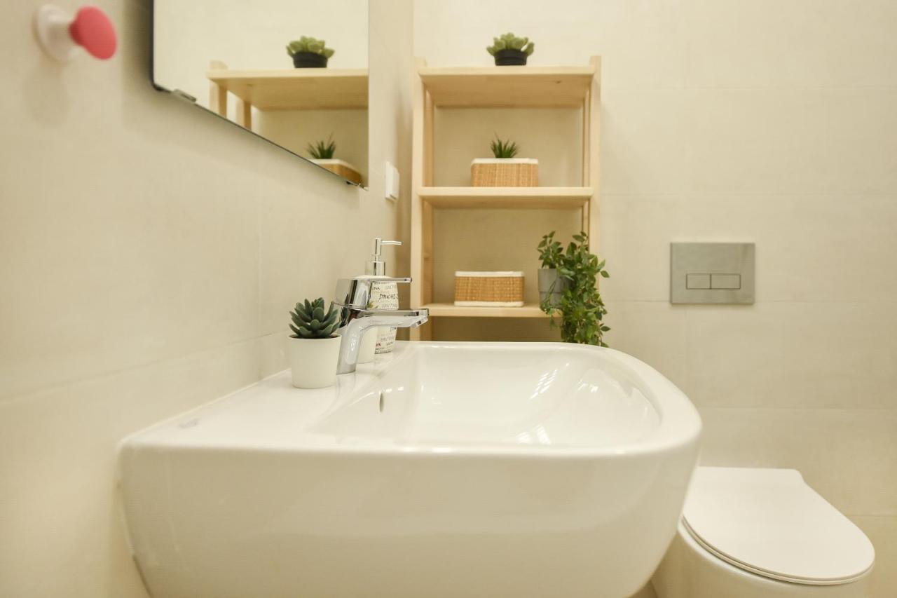 Vacation Feel - 2Br Apartment With Terrace & Private Parking In Baneasa Bukarest Eksteriør billede